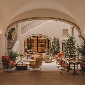 hotel-palau-fugit.catalonia-hotels.com/
